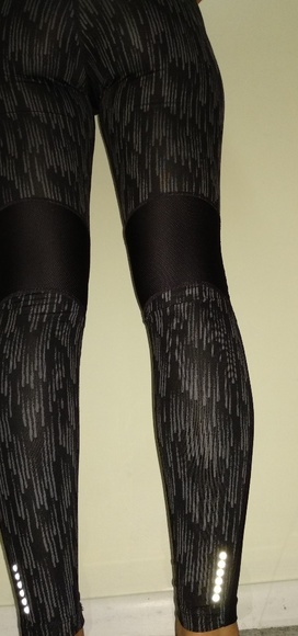NIKE Women's Tight Fit Dri-Fit Athletic Leggings - Picture 6 of 8